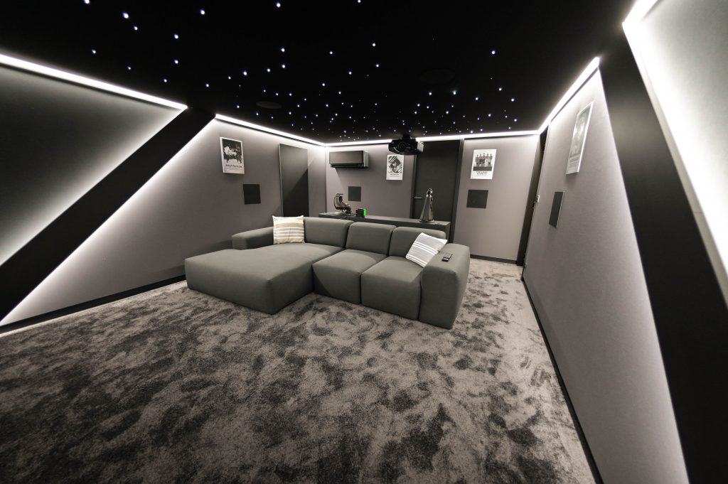 MyCiné : votre salle de cinéma à la maison 100 % sur-mesure - Maison ...