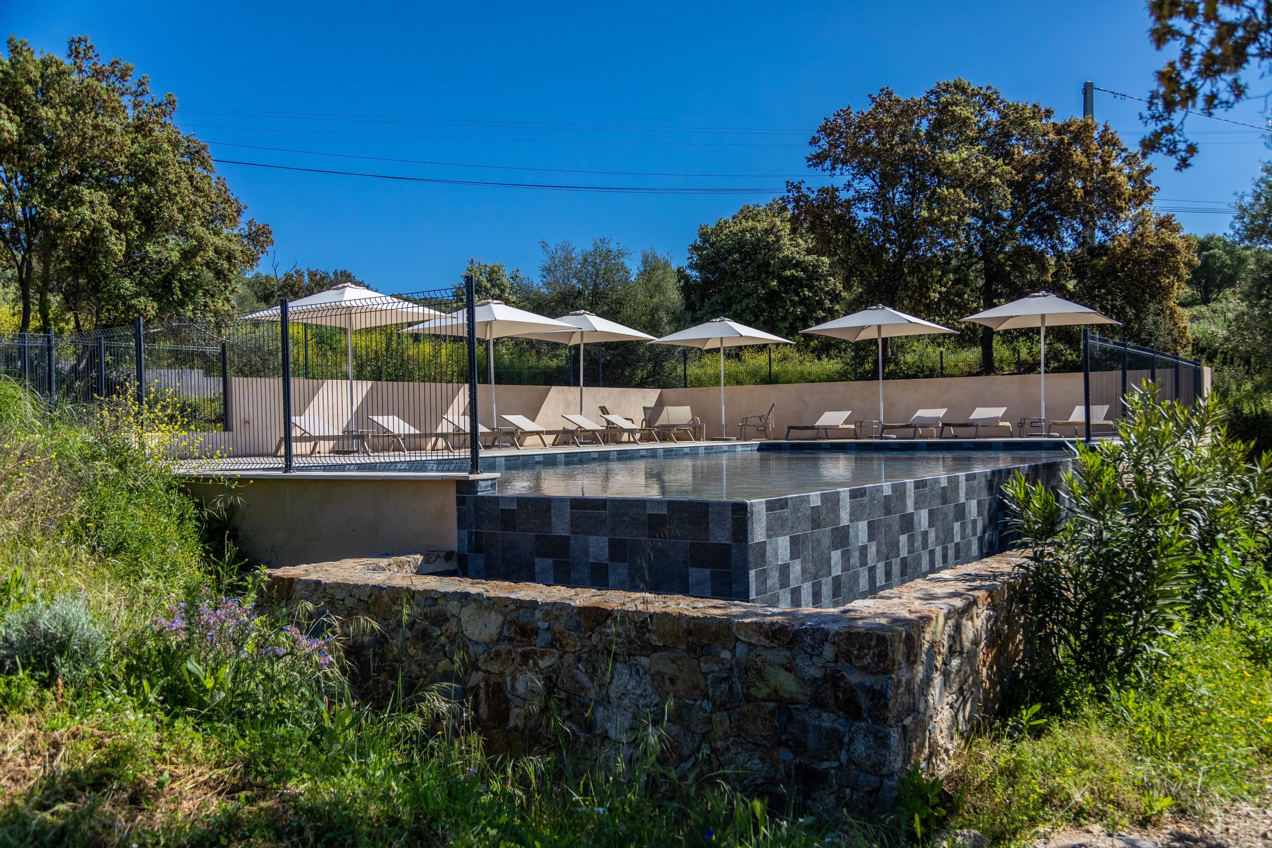 Les Bergeries du Domaine de Pinelli : plongez au cœur de la Corse authentique